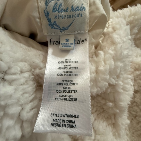 Francesca’s Cream Reversible Sherpa vest - Picture 10 of 10